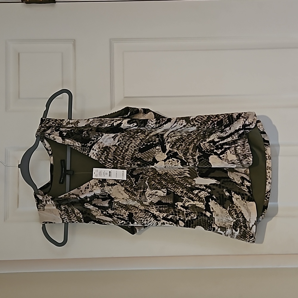 WHBM Sleeveless V Neck Top Large
